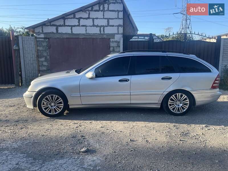 Mercedes-Benz C-Class 2006