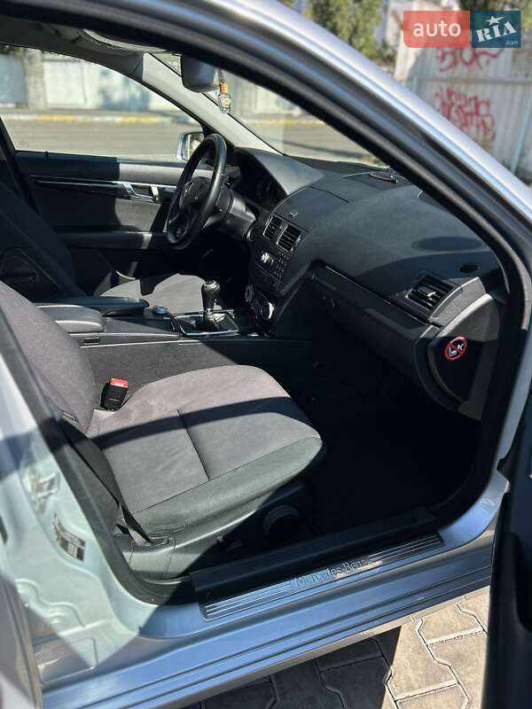 Седан Mercedes-Benz C-Class 2010 в Киеве