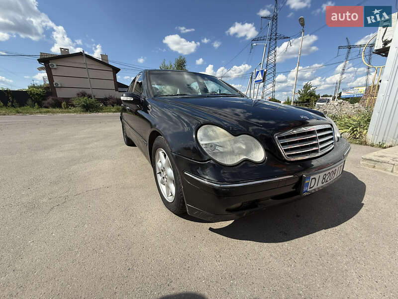 Седан Mercedes-Benz C-Class 2002 в Киеве фото 2 Седан Mercedes-Benz C-Class 2002 в Киеве