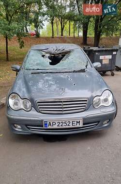 Седан Mercedes-Benz C-Class 2005 в 