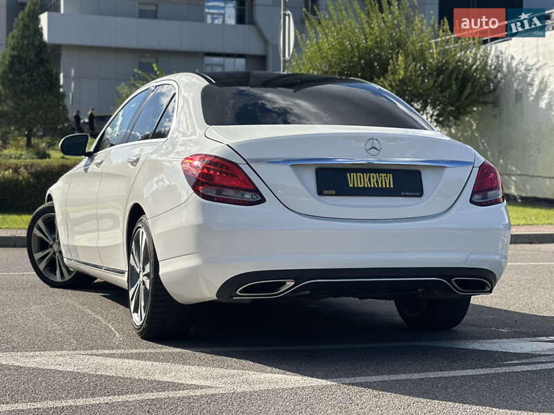 Седан Mercedes-Benz C-Class 2017 в Киеве