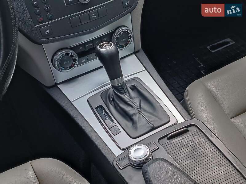 Седан Mercedes-Benz C-Class 2008 в Харкові