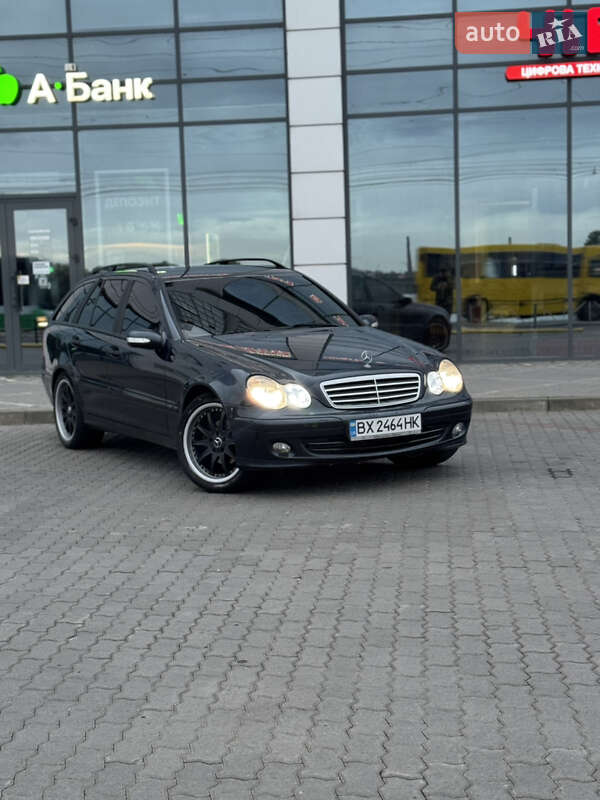 Універсал Mercedes-Benz C-Class 2004 в 