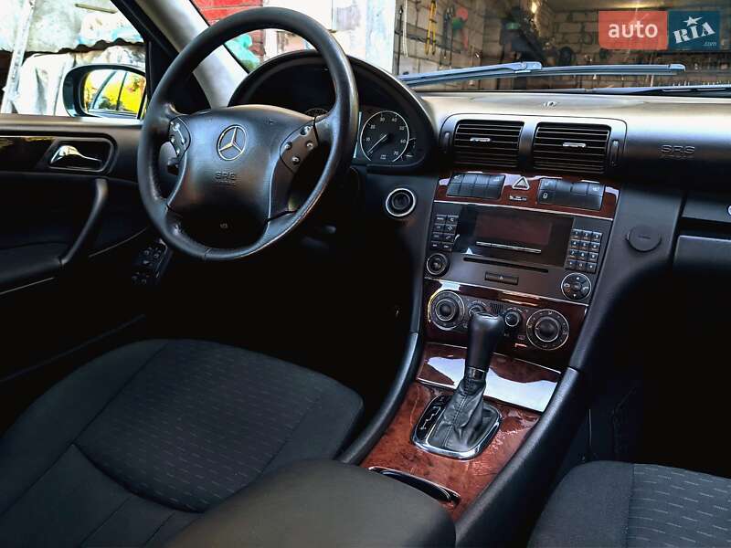 Универсал Mercedes-Benz C-Class 2006 в Житомире