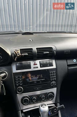 Седан Mercedes-Benz C-Class 2006 в 