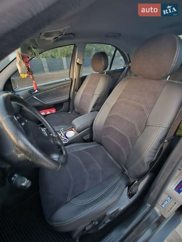 Седан Mercedes-Benz C-Class 2003 в Вараше