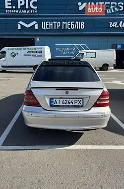 Седан Mercedes-Benz C-Class 2002 в 