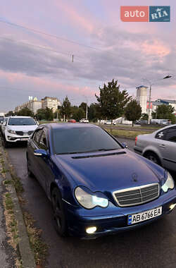 Седан Mercedes-Benz C-Class 2003 в Виннице