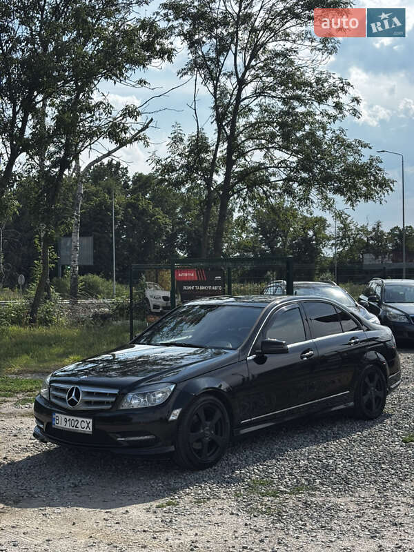 Седан Mercedes-Benz C-Class 2010 в Полтаве