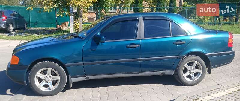 Седан Mercedes-Benz C-Class 1996 в Львове