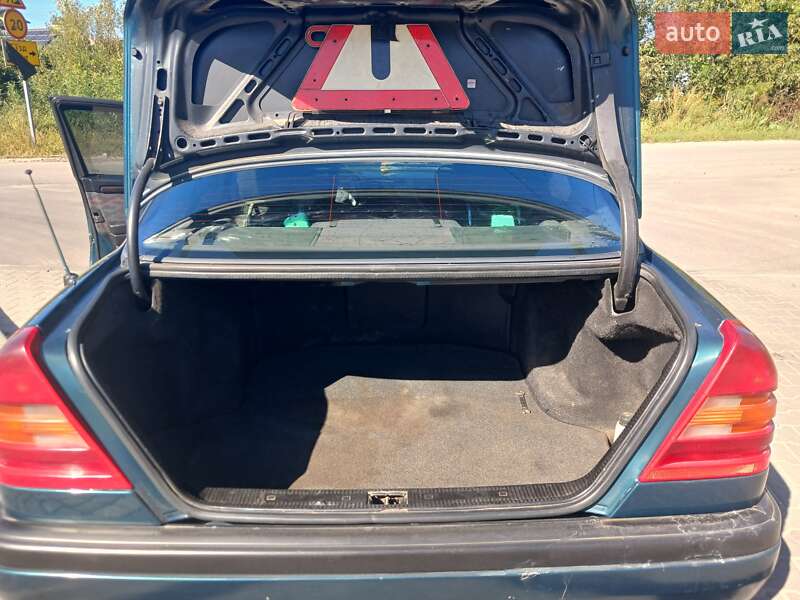 Седан Mercedes-Benz C-Class 1996 в Львове