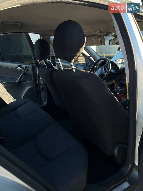 Седан Mercedes-Benz C-Class 2002 в Рава-Русской