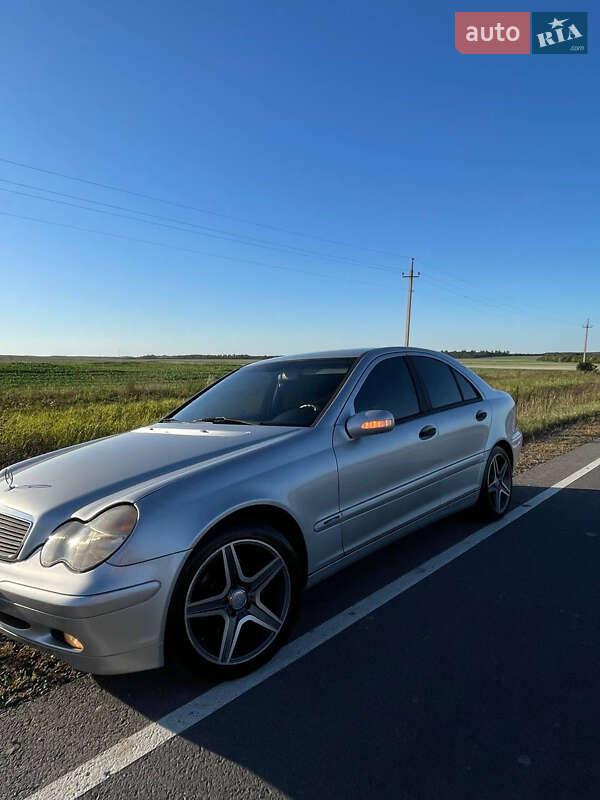 Седан Mercedes-Benz C-Class 2002 в Рава-Русской