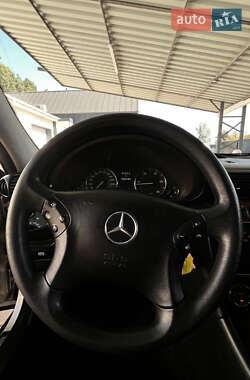 Седан Mercedes-Benz C-Class 2004 в 