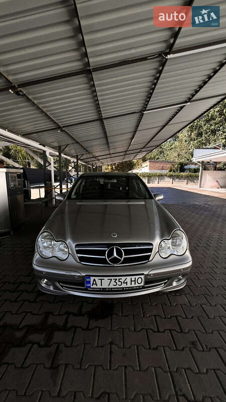 Mercedes-Benz C-Class 2004