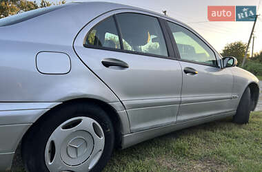 Седан Mercedes-Benz C-Class 2003 в 