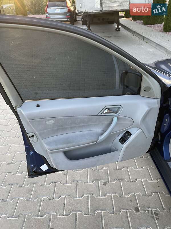 Универсал Mercedes-Benz C-Class 2001 в Житомире
