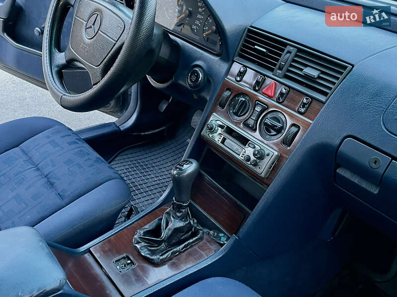 Седан Mercedes-Benz C-Class 1997 в Ивано-Франковске