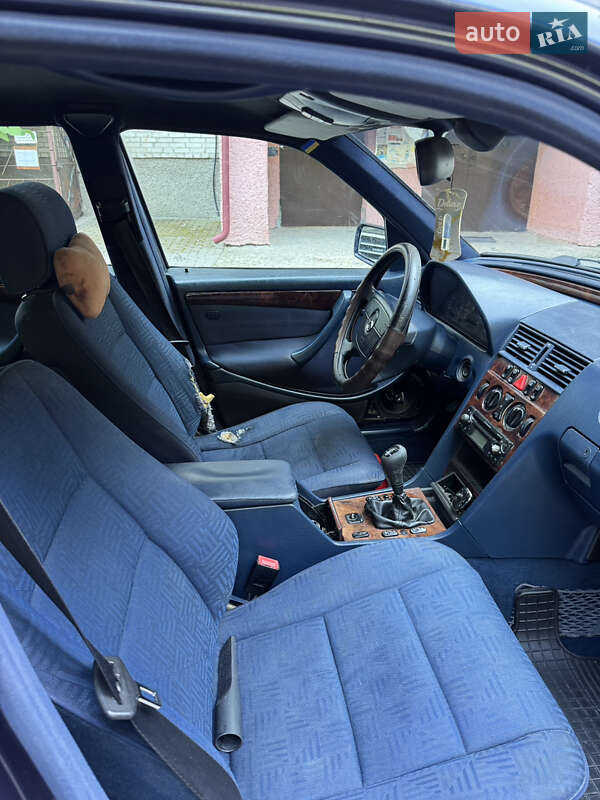 Универсал Mercedes-Benz C-Class 2000 в Луцке