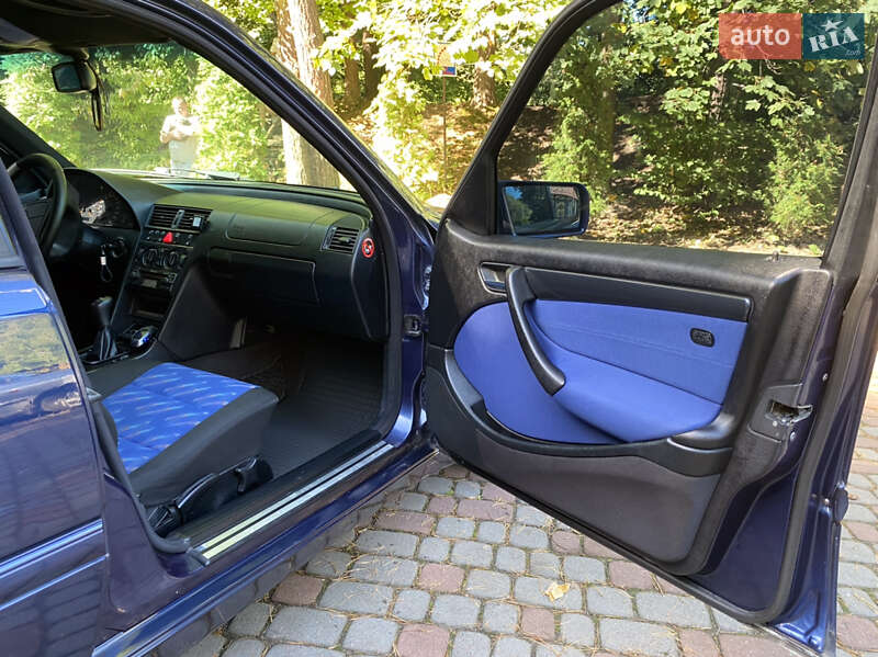Универсал Mercedes-Benz C-Class 2000 в Дрогобыче
