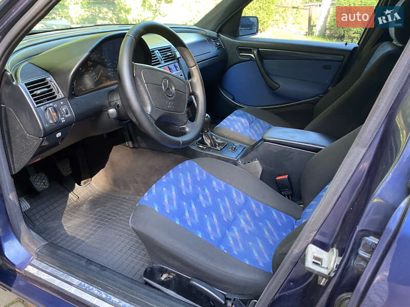 Универсал Mercedes-Benz C-Class 2000 в Дрогобыче