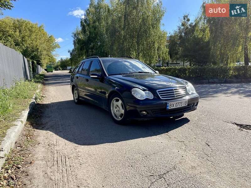 Універсал Mercedes-Benz C-Class 2004 в Житомирі