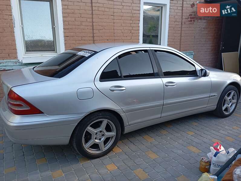 Седан Mercedes-Benz C-Class 2001 в Харькове