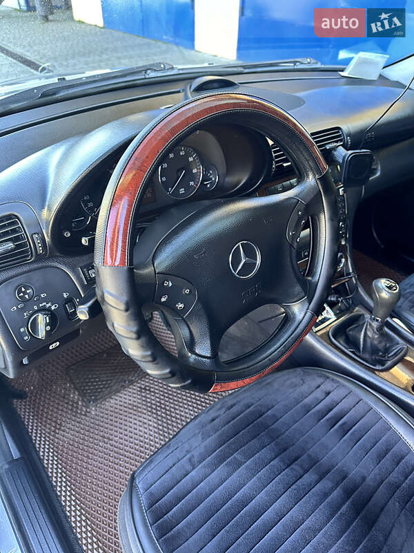 Седан Mercedes-Benz C-Class 2004 в Ивано-Франковске