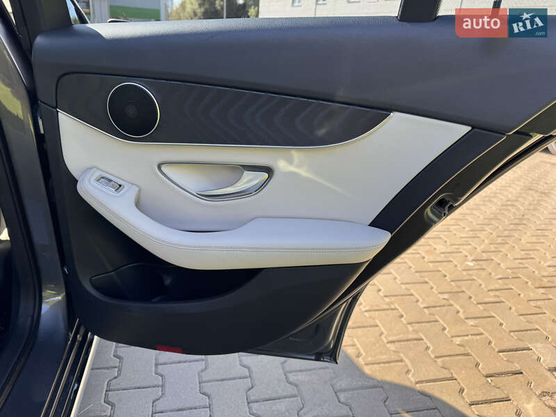 Седан Mercedes-Benz C-Class 2016 в Киеве