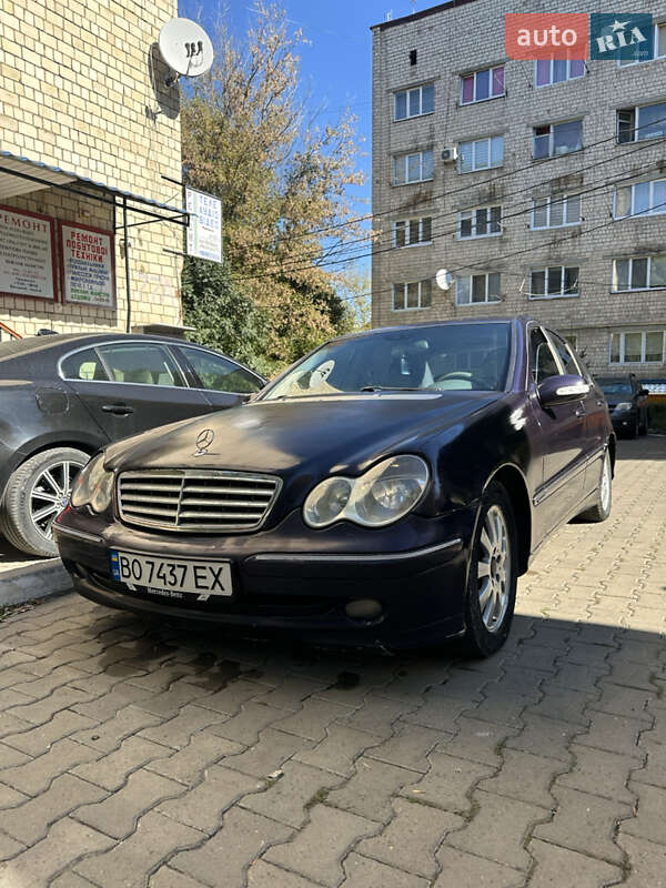 Седан Mercedes-Benz C-Class 2001 в Черновцах