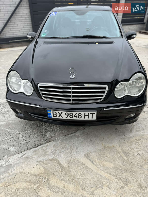 Седан Mercedes-Benz C-Class 2004 в Летичіві