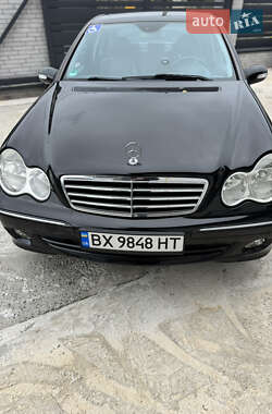 Седан Mercedes-Benz C-Class 2004 в 