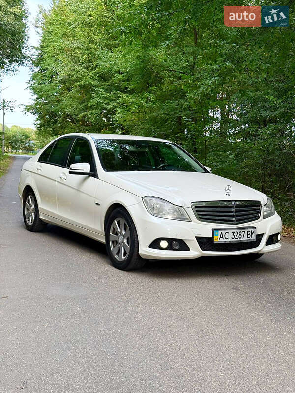 Mercedes-Benz C-Class 2011