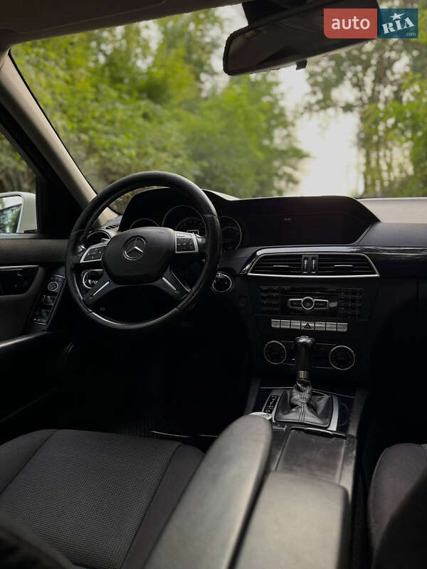Седан Mercedes-Benz C-Class 2011 в Луцьку