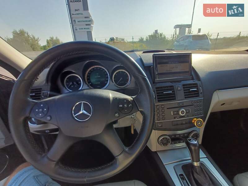 Универсал Mercedes-Benz C-Class 2012 в Черновцах