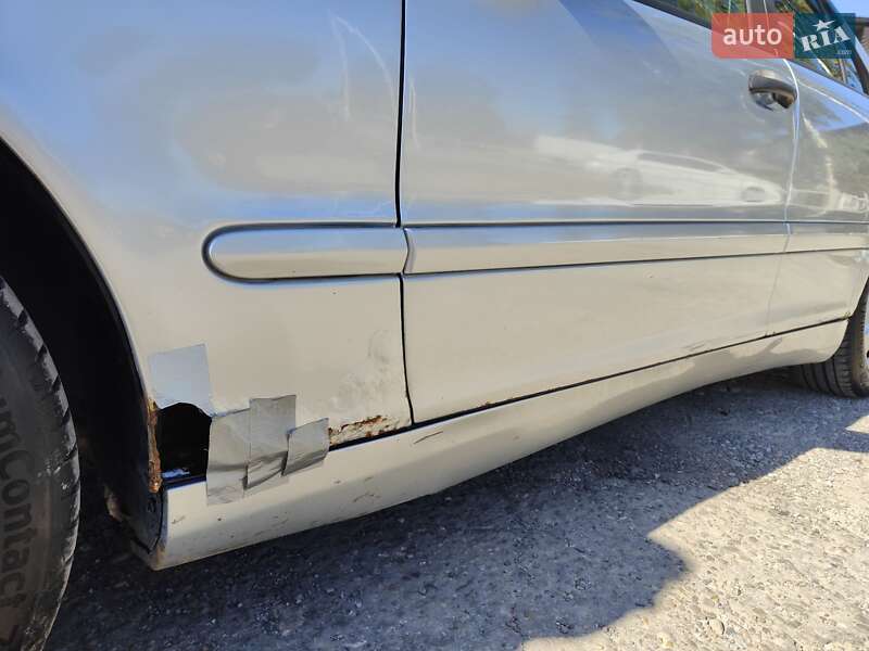 Седан Mercedes-Benz C-Class 2001 в Черновцах