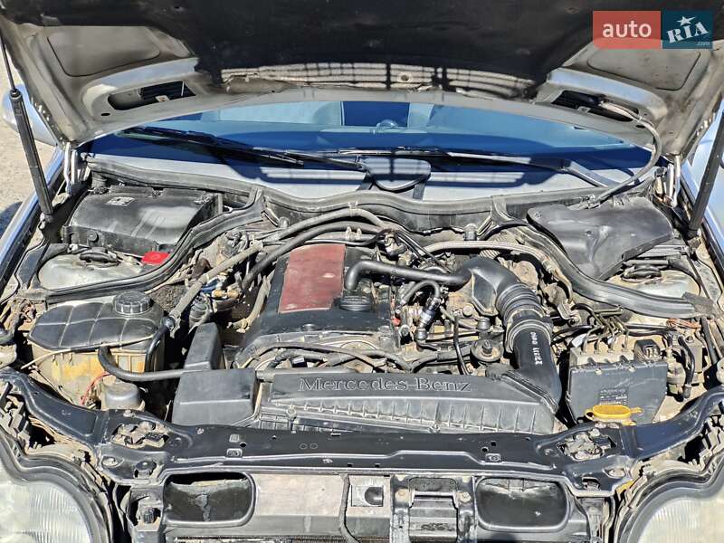 Седан Mercedes-Benz C-Class 2001 в Черновцах