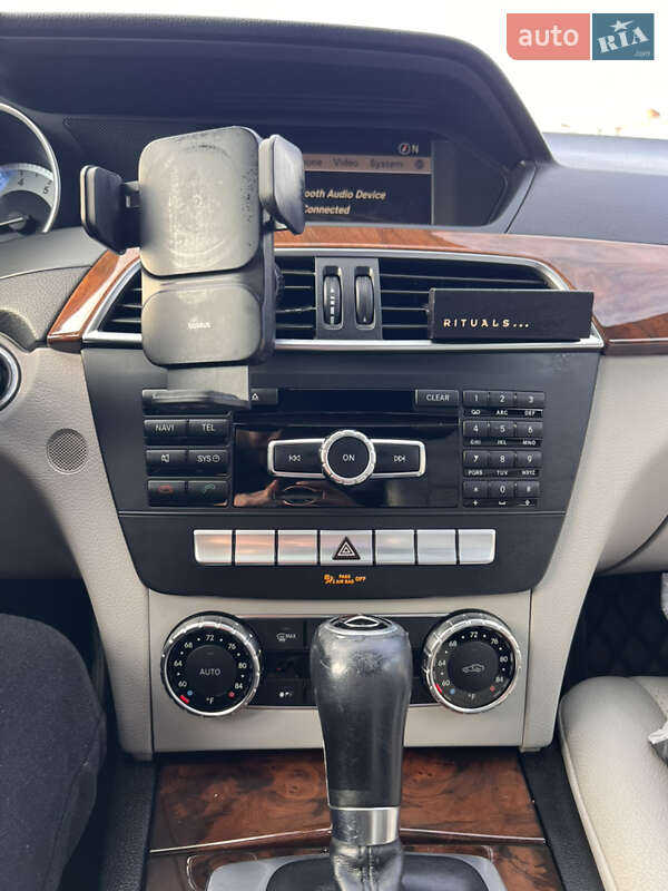 Седан Mercedes-Benz C-Class 2011 в Ивано-Франковске