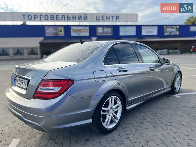 Седан Mercedes-Benz C-Class 2011 в Ивано-Франковске