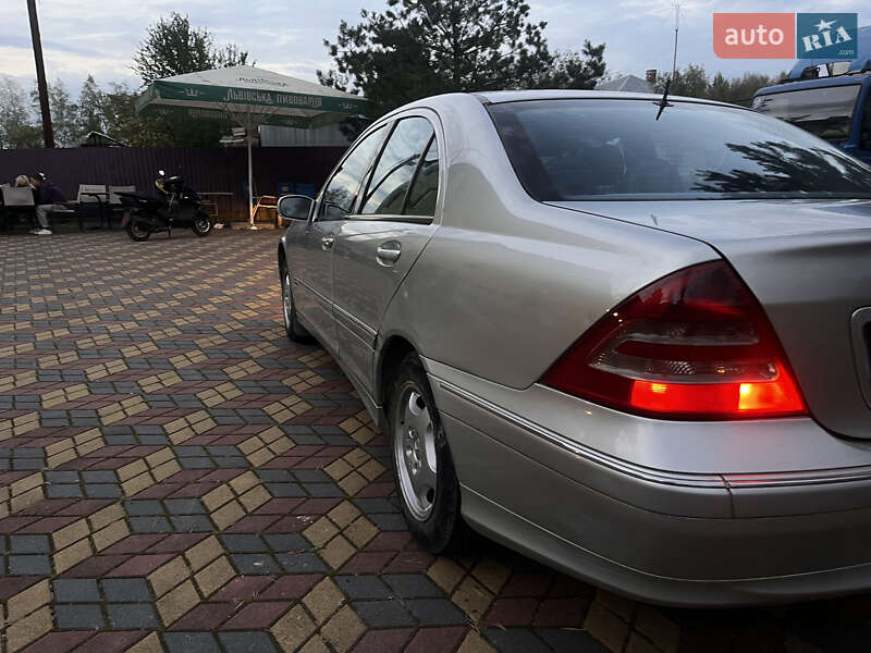 Седан Mercedes-Benz C-Class 2000 в Болехове