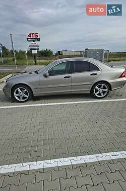 Седан Mercedes-Benz C-Class 2004 в 