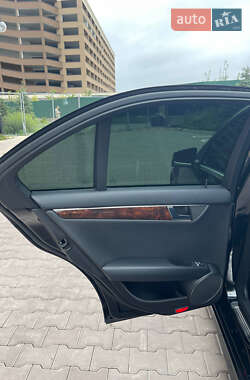 Седан Mercedes-Benz C-Class 2011 в 