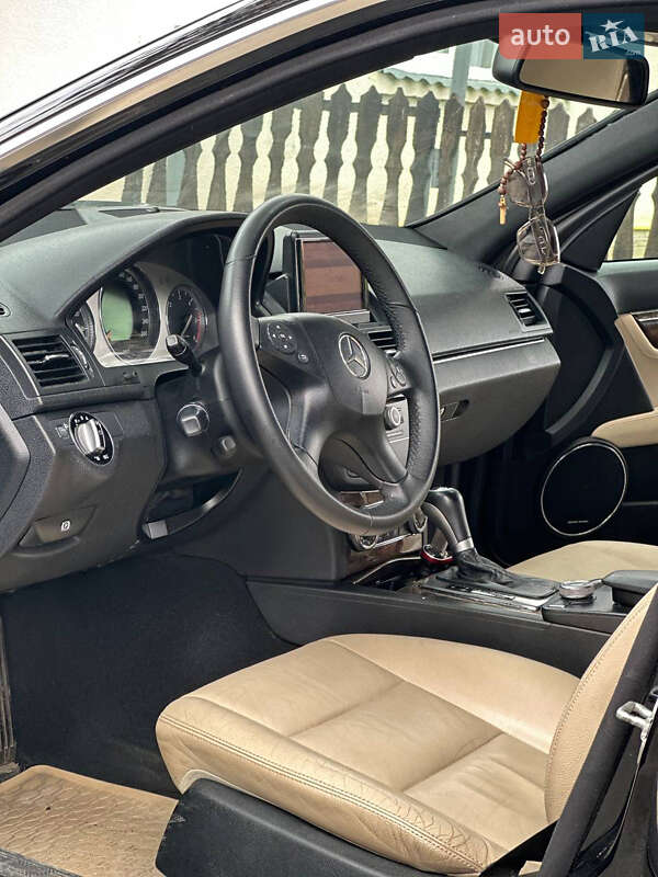 Седан Mercedes-Benz C-Class 2007 в Белках