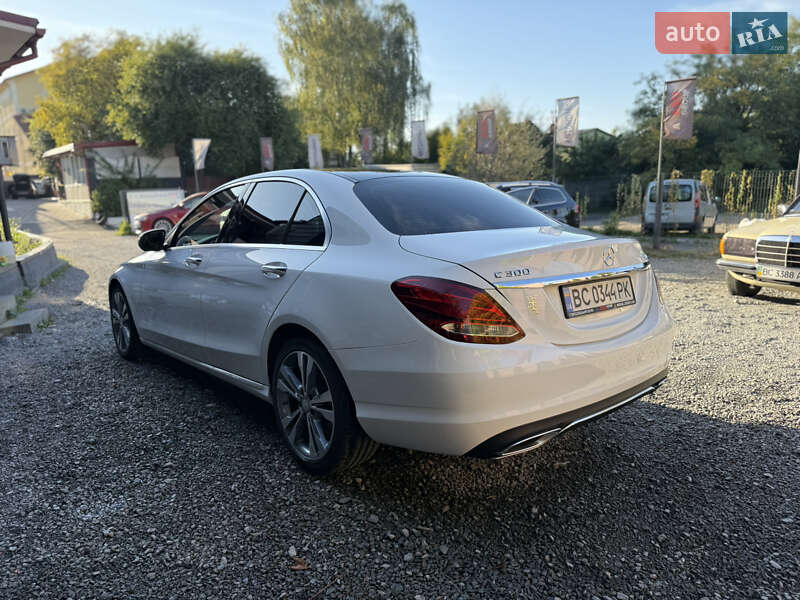 Седан Mercedes-Benz C-Class 2015 в Львове