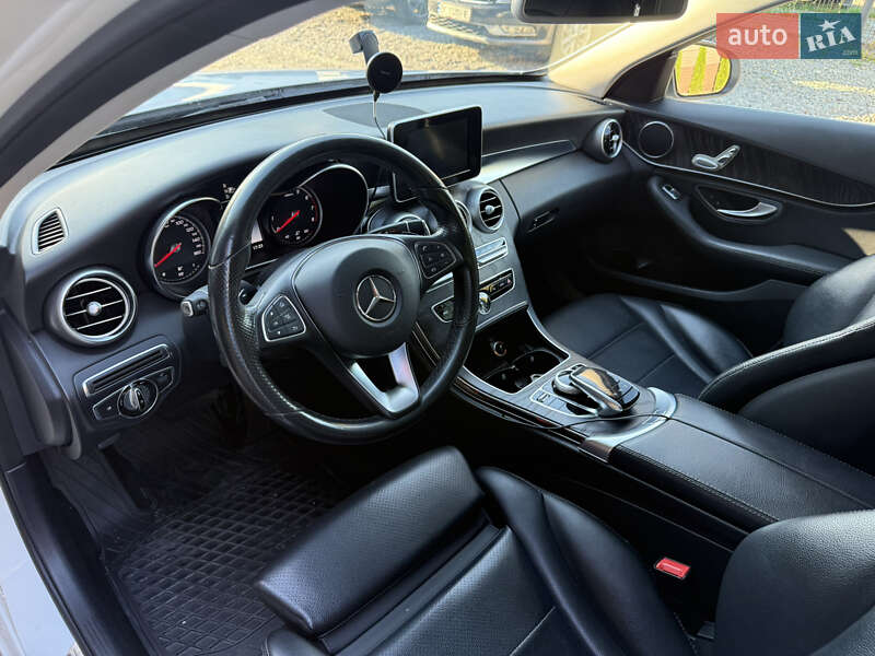 Седан Mercedes-Benz C-Class 2015 в Львове
