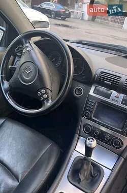 Купе Mercedes-Benz C-Class 2004 в 