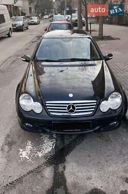 Купе Mercedes-Benz C-Class 2004 в 
