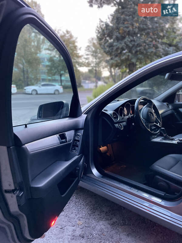 Седан Mercedes-Benz C-Class 2013 в Киеве фото 6 Седан Mercedes-Benz C-Class 2013 в Киеве