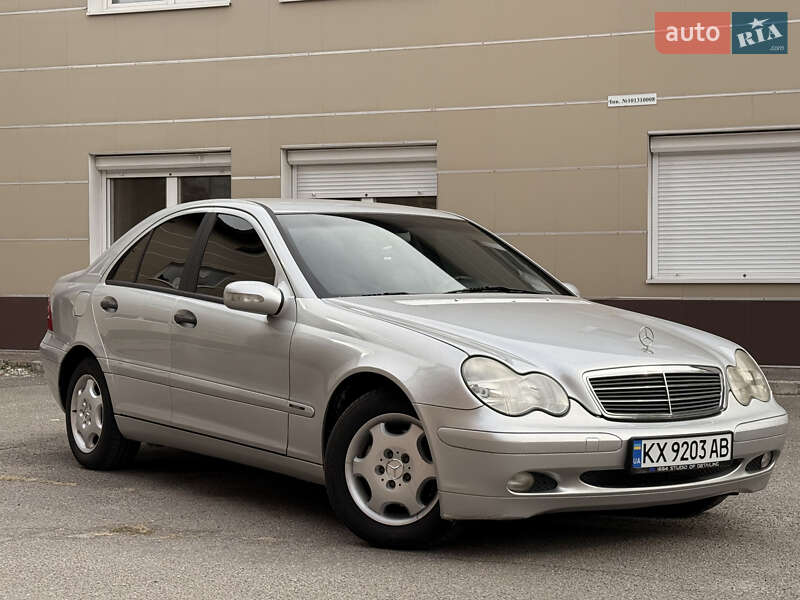 Седан Mercedes-Benz C-Class 2001 в Харкові