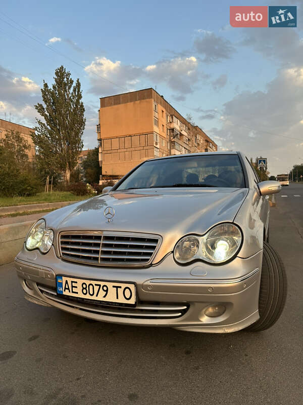 Седан Mercedes-Benz C-Class 2004 в 